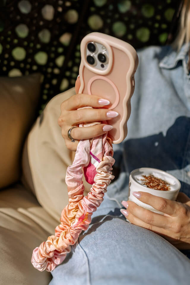 Phone Strap Vibes-Rose